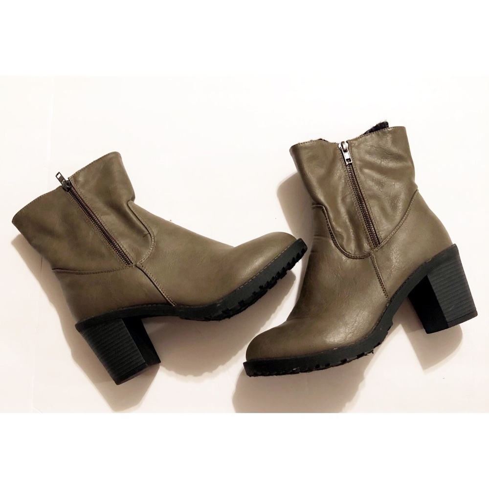 Carrini CA Collection Ribbed Knit Cuff taupe boots